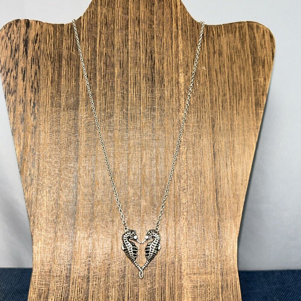 Sweetheart Kissing Seahorse Pendant Necklace Silver Plate 16” Chain 3” Extender - Picture 2 of 5